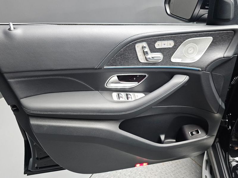 2026 Mercedes-Benz S-Class GLS450d 4MATIC photo 24