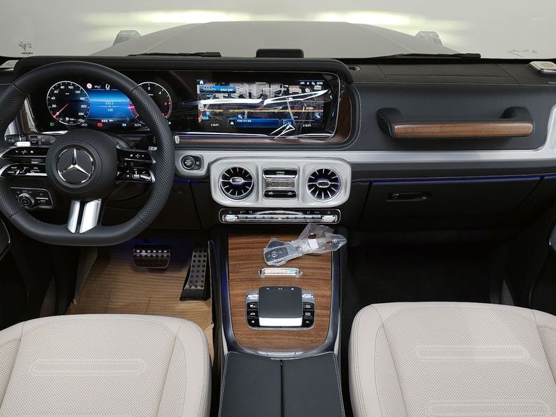 2026 Mercedes-Benz CLA G450d photo 7