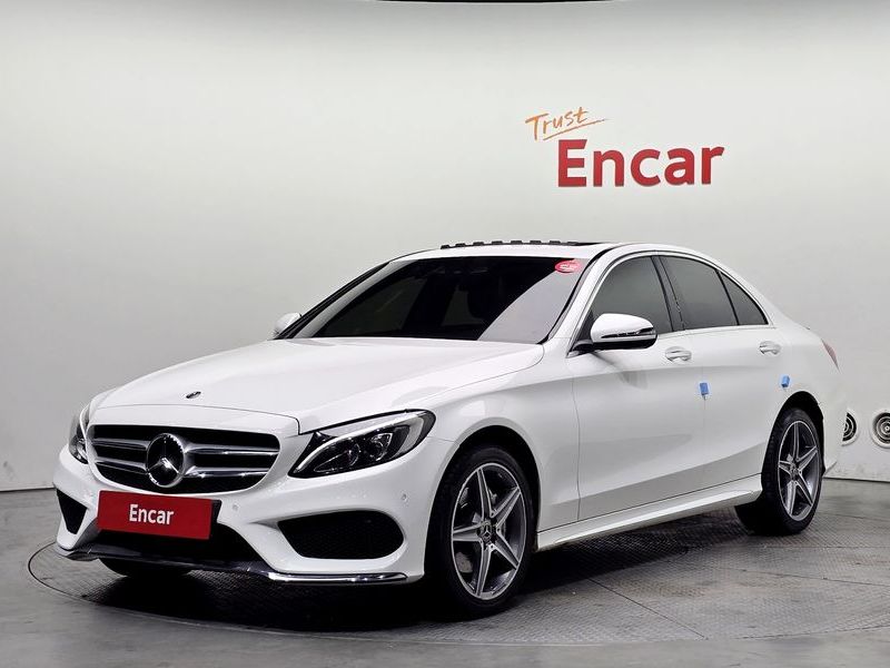 2018 Mercedes-Benz C-Class C200 4MATIC AMG Line photo 1