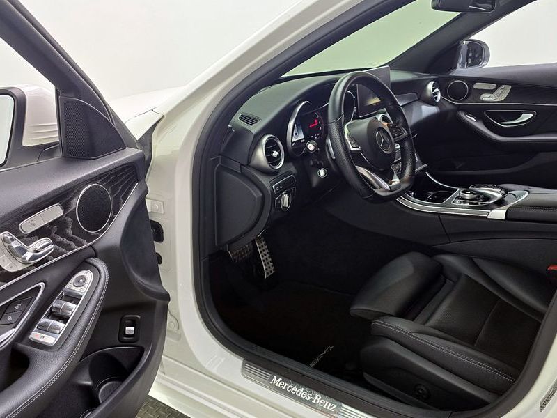 2018 Mercedes-Benz C-Class C200 4MATIC AMG Line photo 10