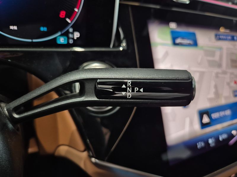 2026 Mercedes-Benz E-Class E450 4MATIC Exclusive photo 9