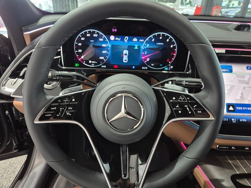 2026 Mercedes-Benz E-Class E450 4MATIC Exclusive photo 15