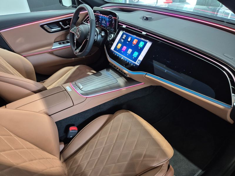 2026 Mercedes-Benz E-Class E450 4MATIC Exclusive photo 17