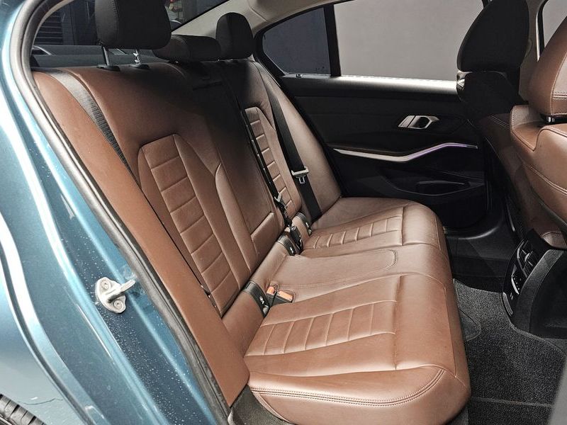 2021 BMW 3 Series 320i Luxury photo 12