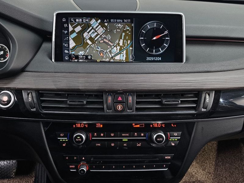 2017 BMW X5 xDrive 30d photo 14