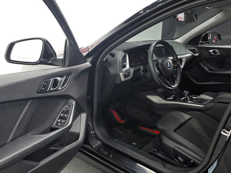 2020 BMW 1 Series 118d Joy First Edition photo 10
