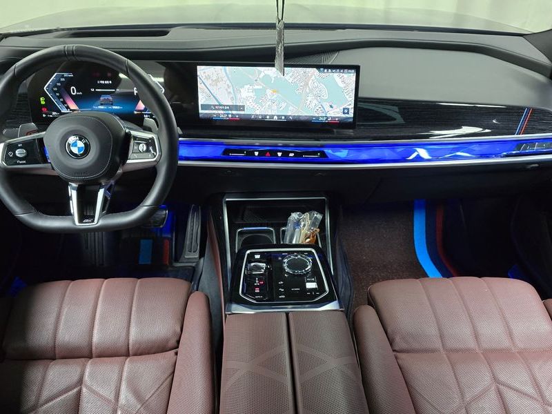 2025 BMW 7 Series 740d xDrive M Sport photo 7
