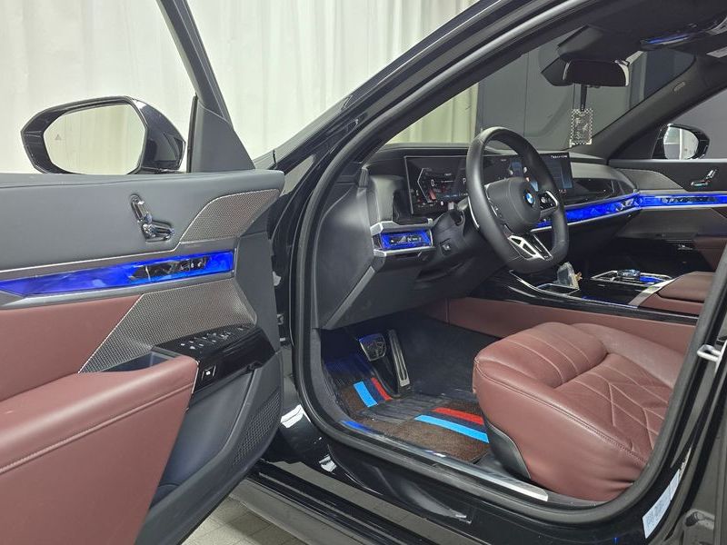 2025 BMW 7 Series 740d xDrive M Sport photo 11
