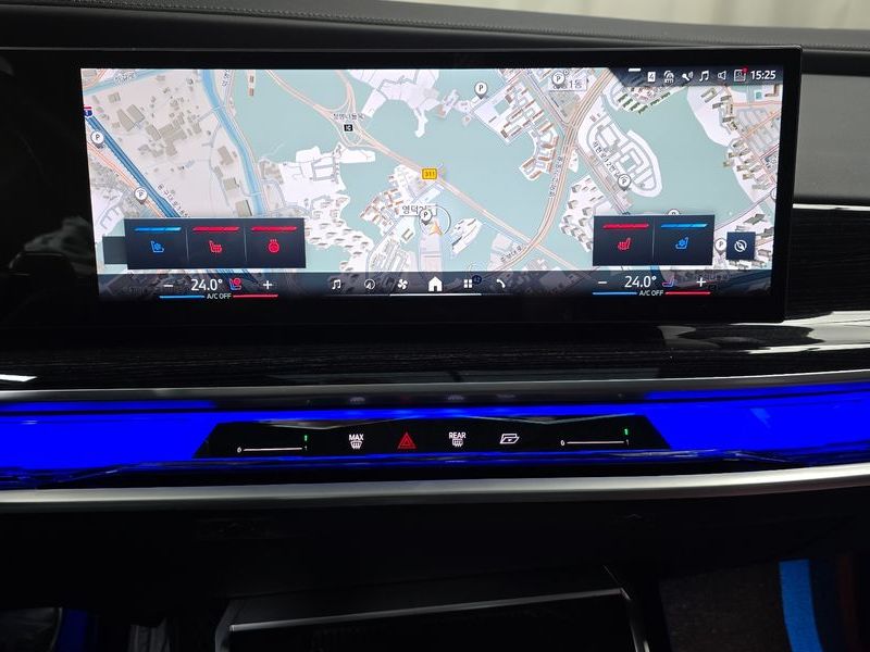 2025 BMW 7 Series 740d xDrive M Sport photo 14