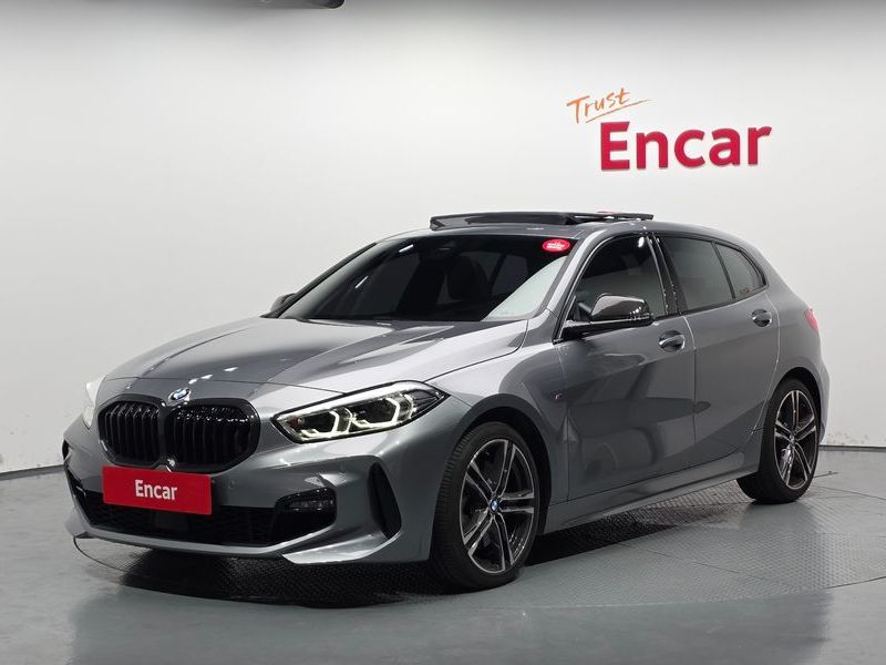 2023 BMW 1 Series 120i M Sports photo 1