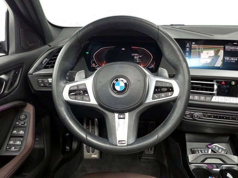 2023 BMW 1 Series 120i M Sports photo 13
