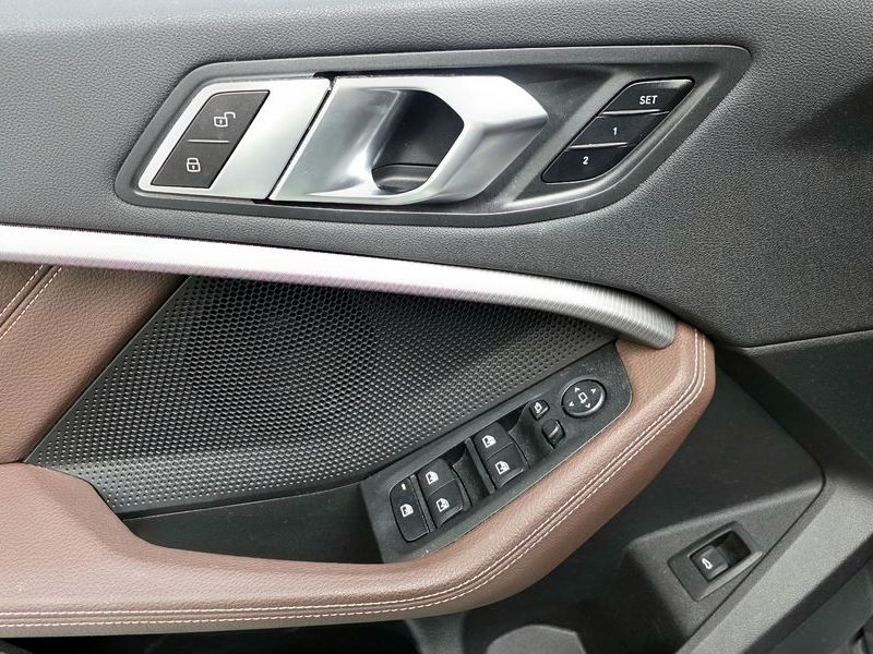 2023 BMW 1 Series 120i M Sports photo 19