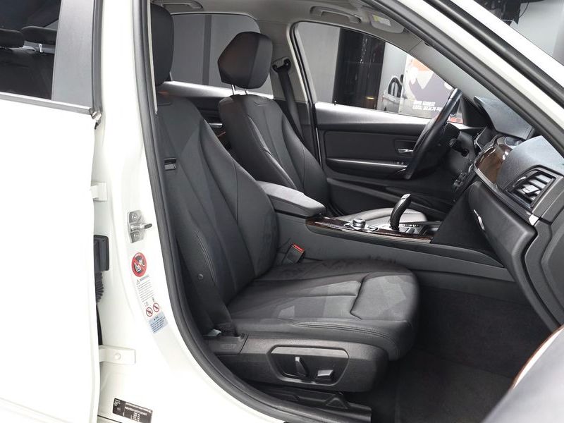 2013 BMW 3 Series 320d photo 10