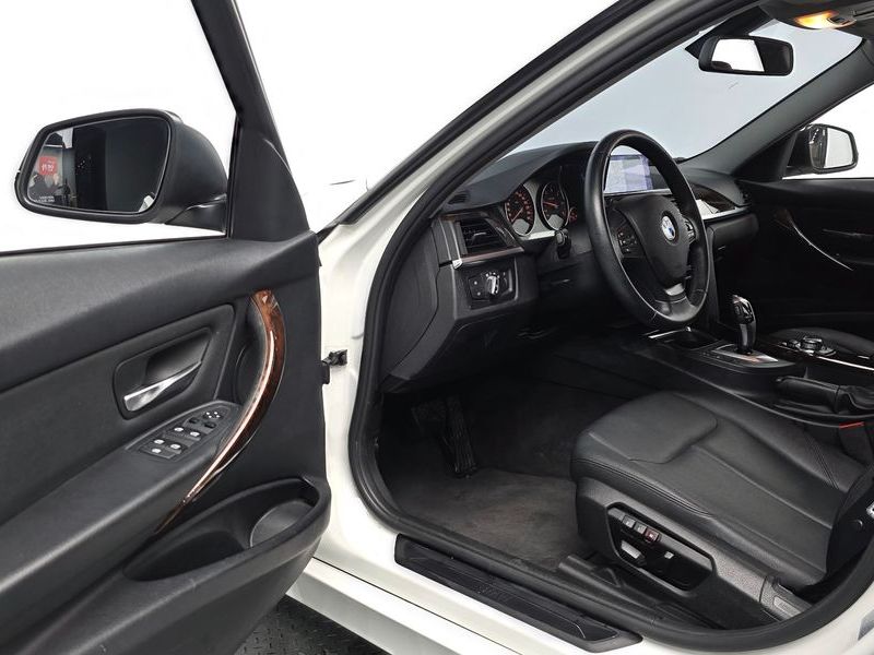 2013 BMW 3 Series 320d photo 11