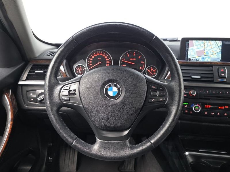 2013 BMW 3 Series 320d photo 13
