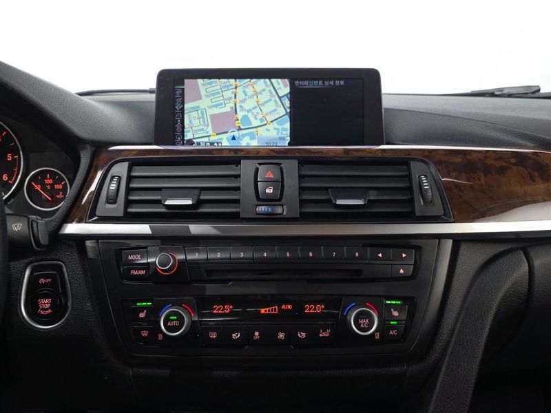 2013 BMW 3 Series 320d photo 14