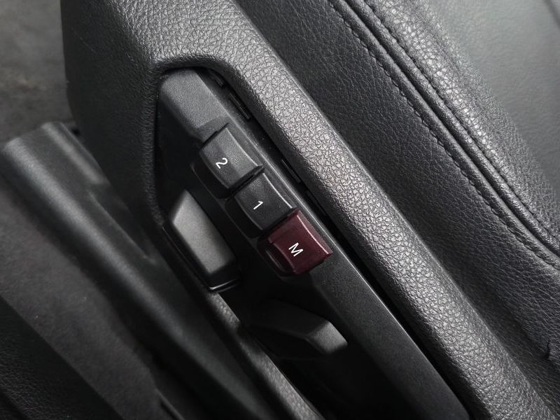 2013 BMW 3 Series 320d photo 17