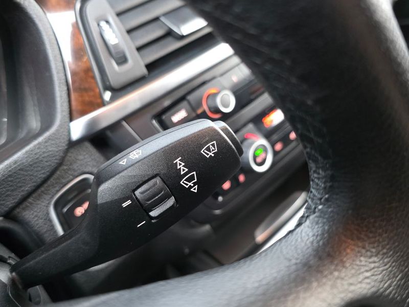 2013 BMW 3 Series 320d photo 18