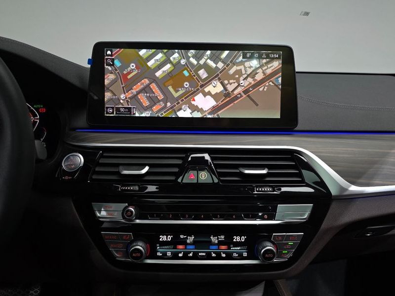 2023 BMW 6 Series 620d Luxury photo 13