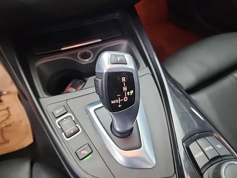 2015 BMW 1 Series 118d Sport 5Door photo 8