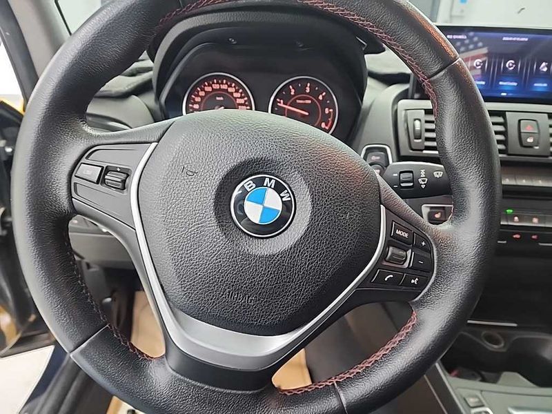 2015 BMW 1 Series 118d Sport 5Door photo 9