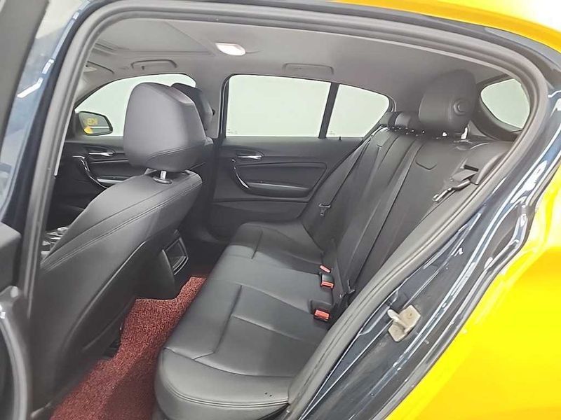 2015 BMW 1 Series 118d Sport 5Door photo 12
