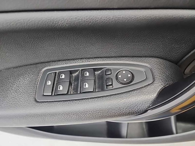 2015 BMW 1 Series 118d Sport 5Door photo 15
