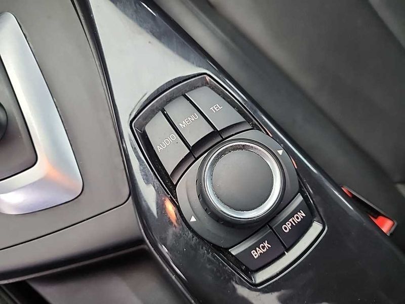2015 BMW 1 Series 118d Sport 5Door photo 17