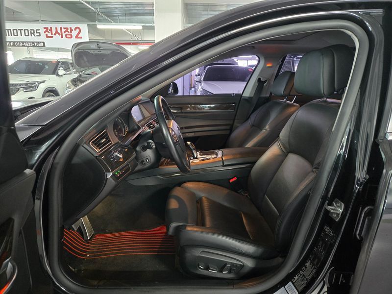 2013 BMW 7 Series 730d xDrive photo 7