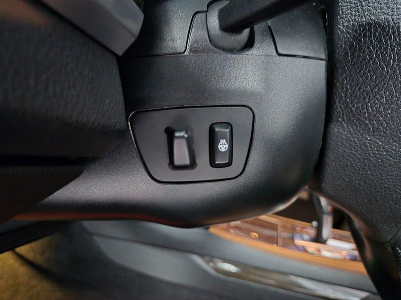 2013 BMW 7 Series 730d xDrive photo 12