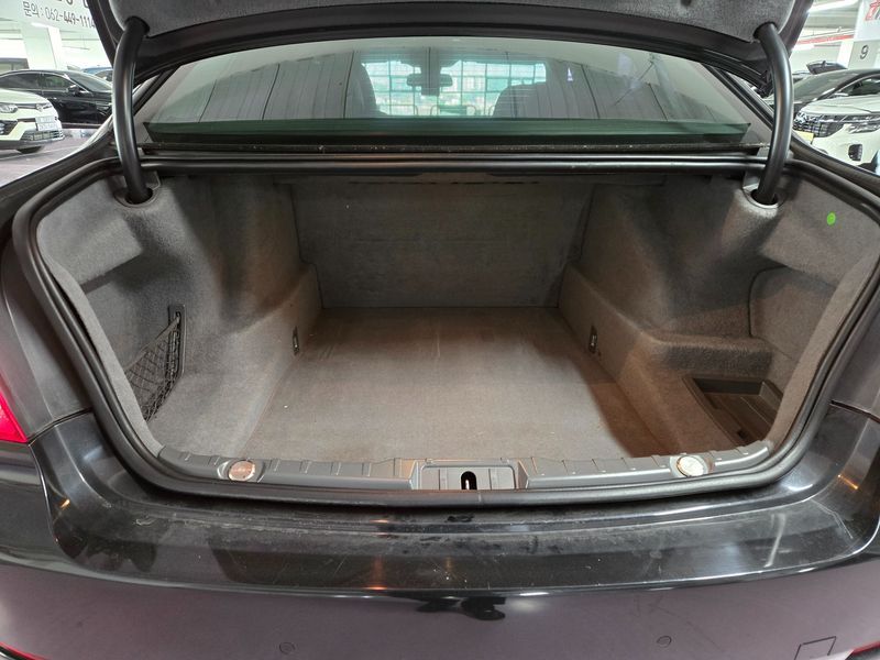 2013 BMW 7 Series 730d xDrive photo 18