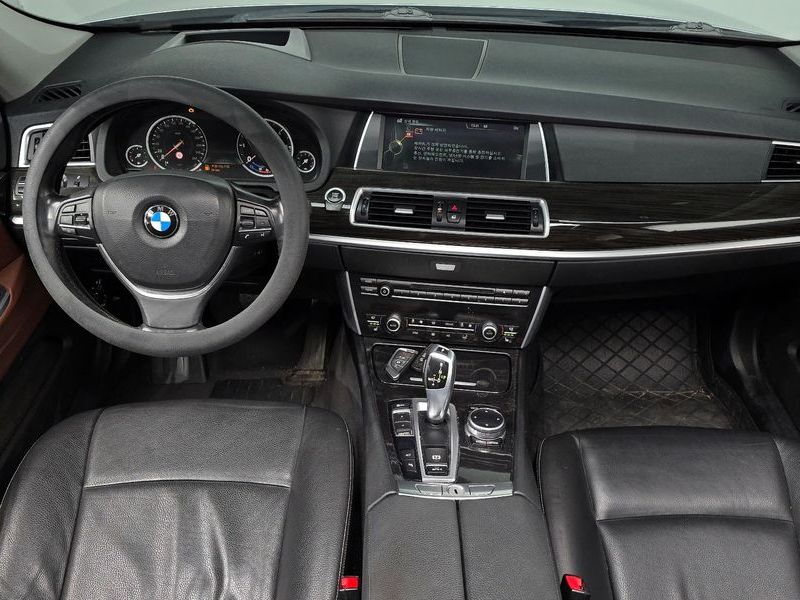 2014 BMW 5 Series GT 30d photo 7