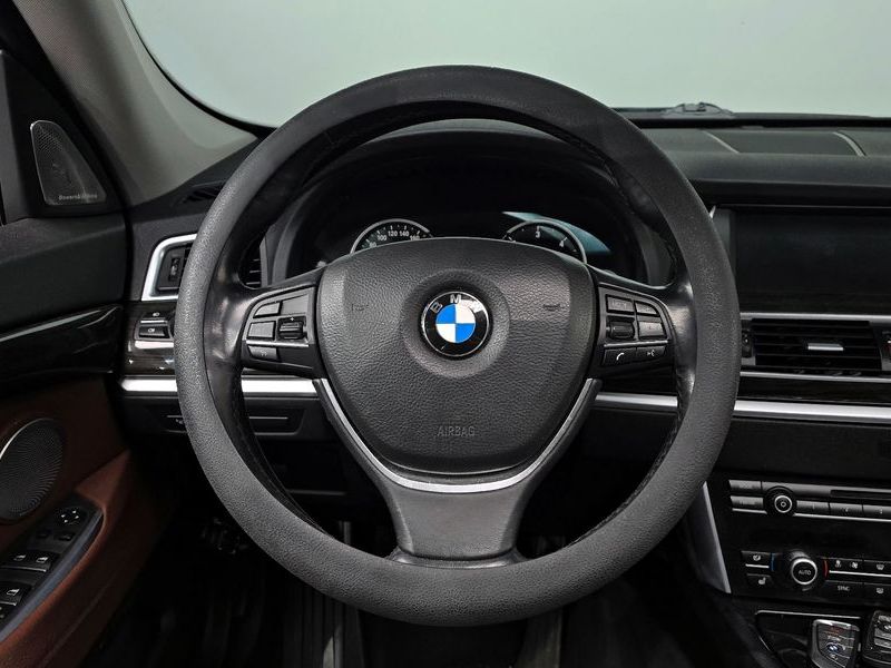 2014 BMW 5 Series GT 30d photo 14