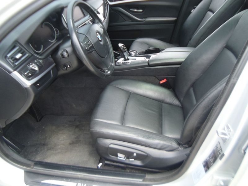 2014 BMW 5 Series 520d photo 11