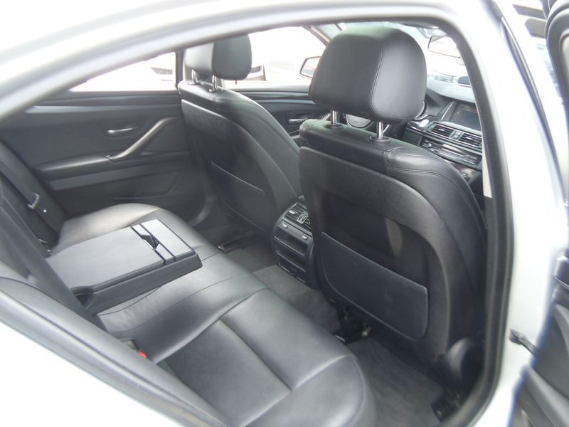 2014 BMW 5 Series 520d photo 13