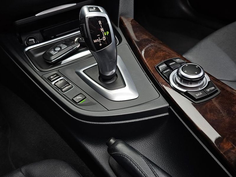 2013 BMW 3 Series 320d xDrive photo 9