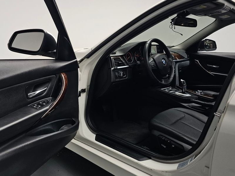 2013 BMW 3 Series 320d xDrive photo 10