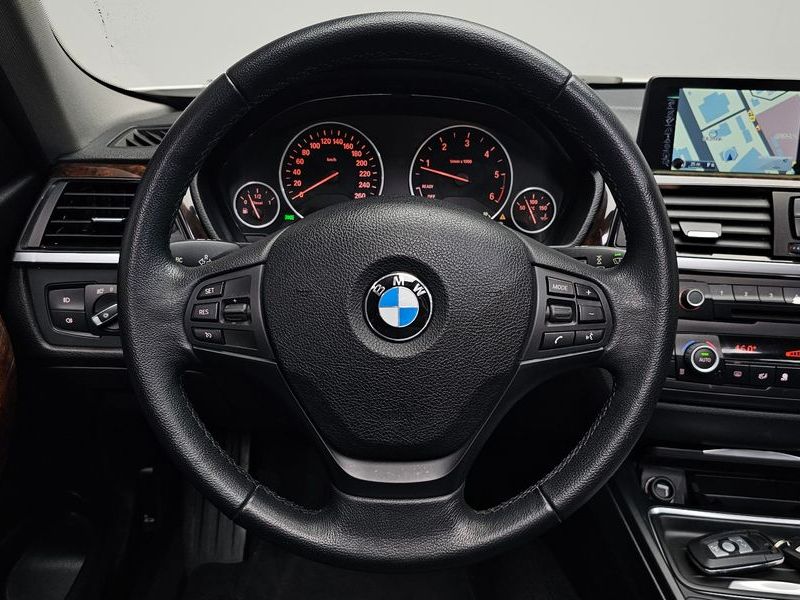 2013 BMW 3 Series 320d xDrive photo 12