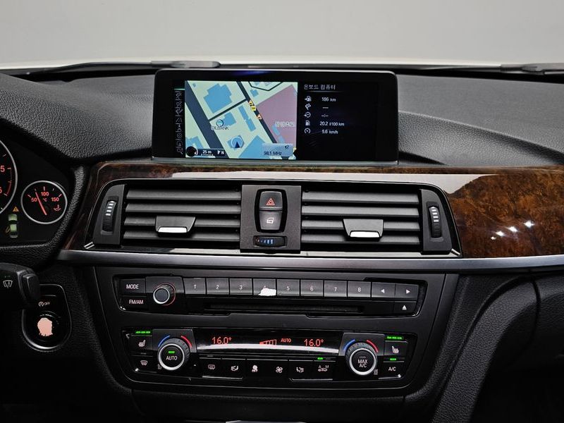2013 BMW 3 Series 320d xDrive photo 13