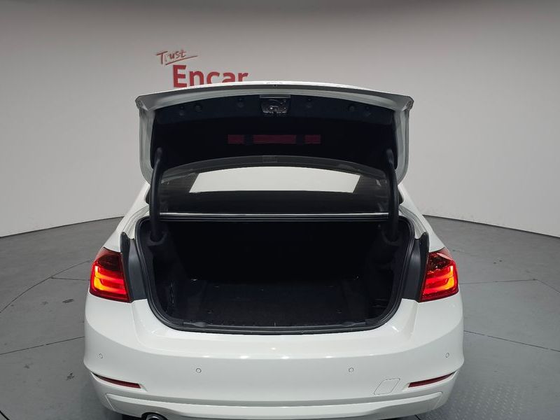 2013 BMW 3 Series 320d xDrive photo 20