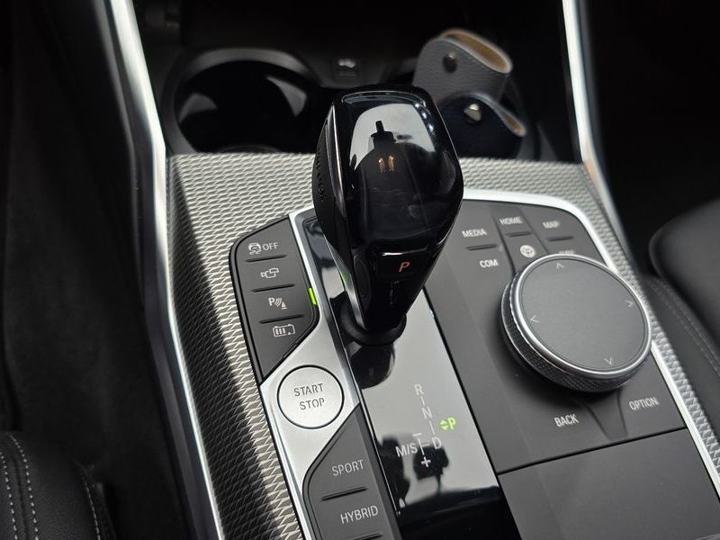 2021 BMW 3 Series 330e M Sport photo 9