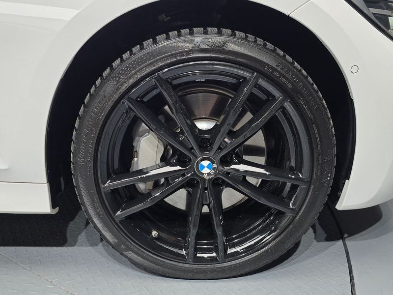 2021 BMW 3 Series 330e M Sport photo 21