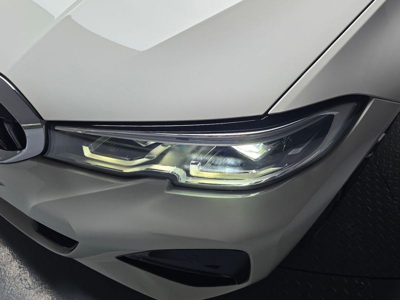 2021 BMW 3 Series 330e M Sport photo 22