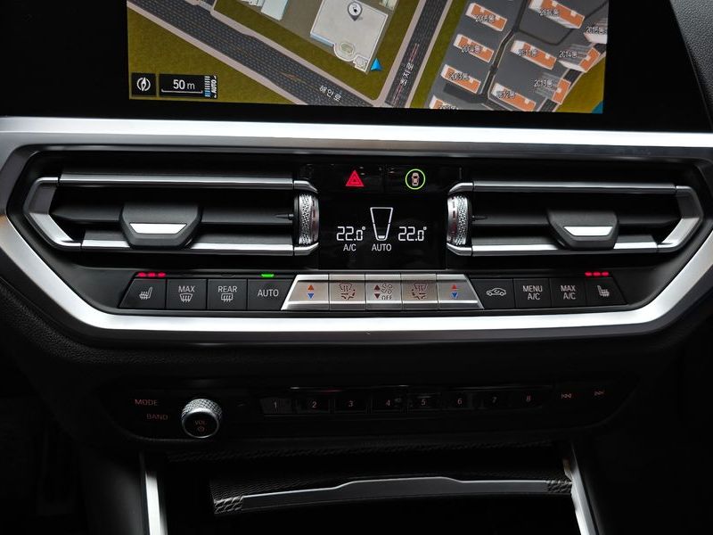 2021 BMW 3 Series 330e M Sport photo 29