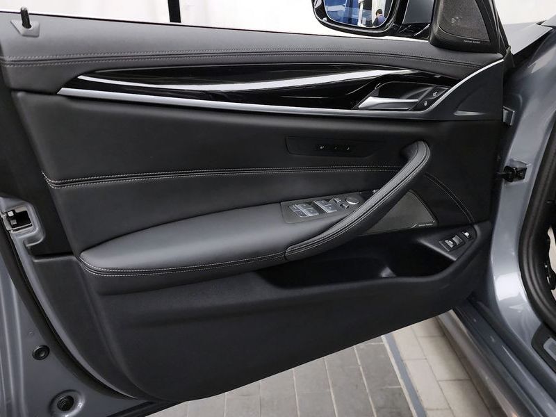 2023 BMW 5 Series 530e M Sport photo 24