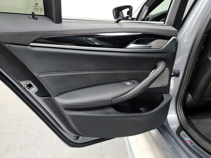 2023 BMW 5 Series 530e M Sport photo 25