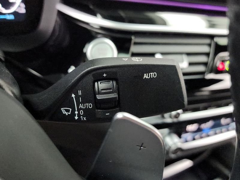 2023 BMW 5 Series 530e M Sport photo 28