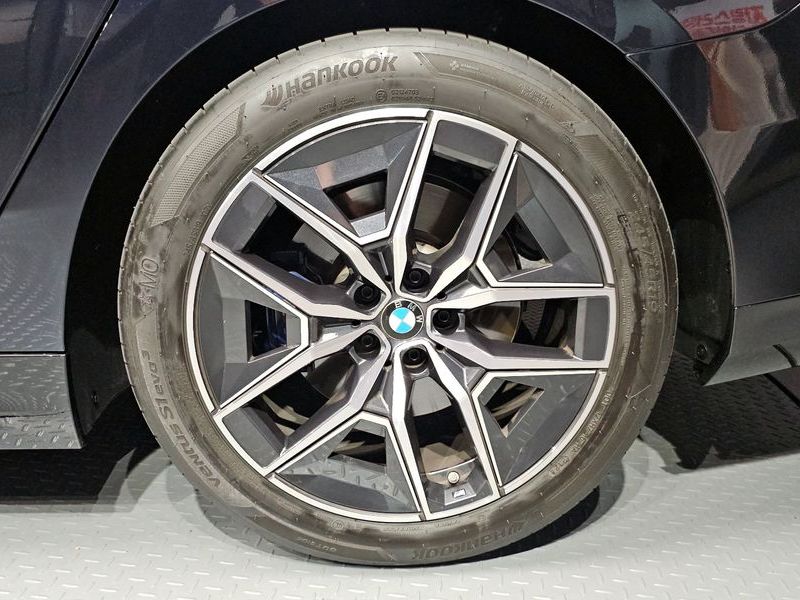 2024 BMW 5 Series 520i M Sport photo 21