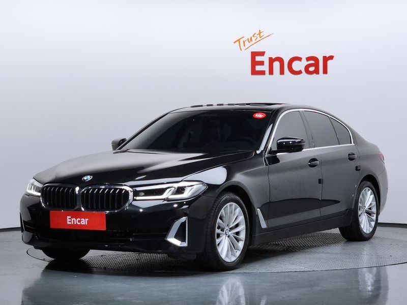 2022 BMW 5 Series 530i Luxury photo 1