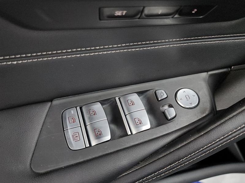 2022 BMW 5 Series 530i Luxury photo 20